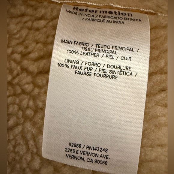 New-Reformation
Veda Luca Suede shearing coat
Parmesan Suede - Picture 15 of 16